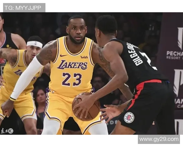 2017年湖人队与快船队精彩对决回顾与分析