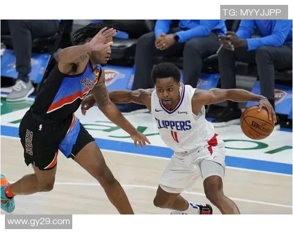 澳门战狼与香港东方激战正酣谁能在这场对决中笑到最后