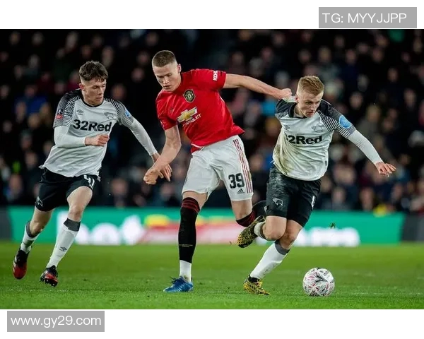 巴黎圣日耳曼与尼斯的精彩对决展望与分析 巴黎圣日耳曼与尼斯的精彩对决展望与分析