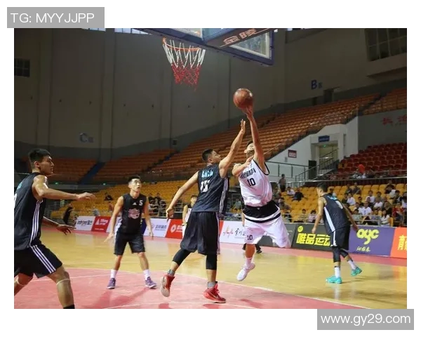 常规赛精彩对决山东队迎战八一队展现篮球激情与团队精神