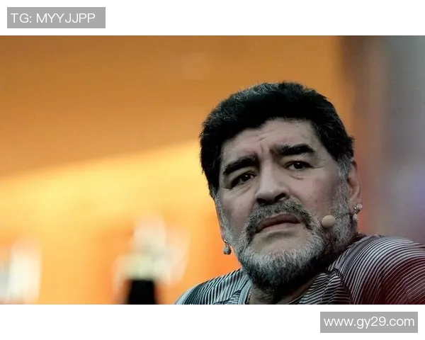 马拉多纳：足坛天才还是魔法师？