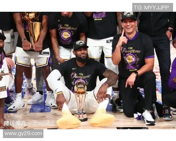 勒布朗-詹姆斯与队友关系紧张：他将离开球队？