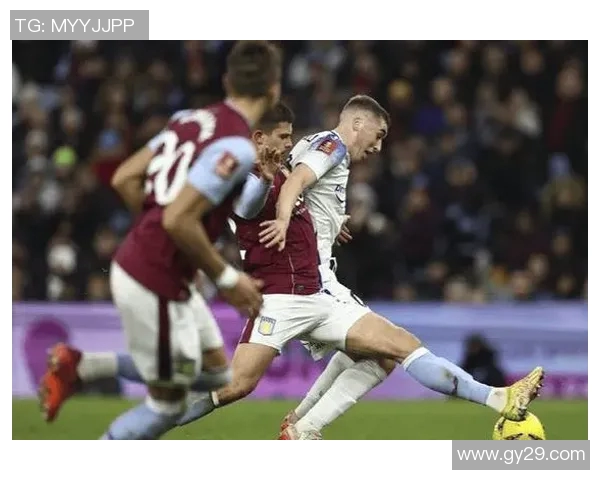 桑德兰主场迎战阿斯顿维拉双方争夺英冠关键三分的激烈对决